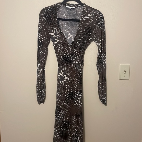 CAbi #658 Wrap‎ Dress "Dappled Dots"  Print Size Small - Picture 2 of 7